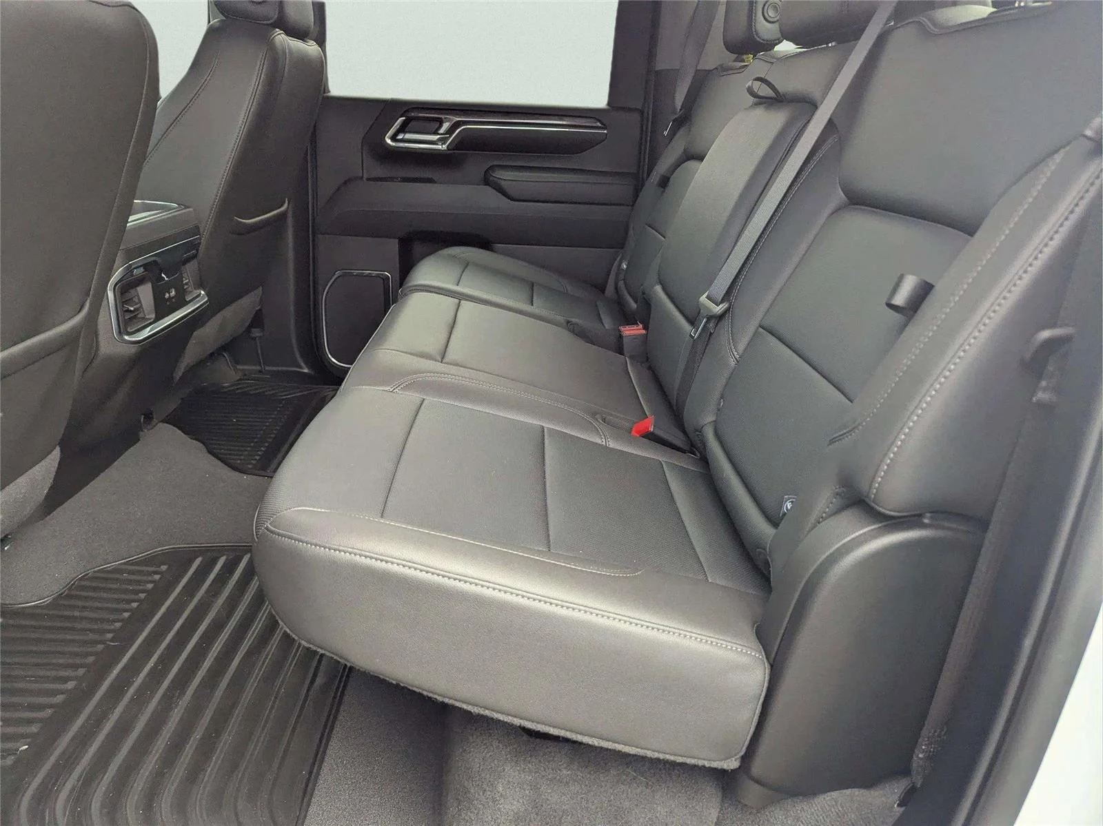 Used 2024 Summit White Chevrolet LTZ image 17