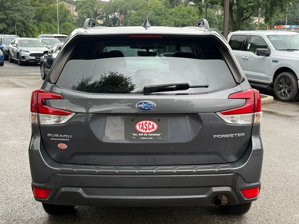 Used 2023 Gray Subaru Premium image 9