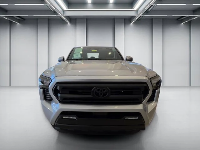 Used 2025 Silver Toyota SR5 image 3