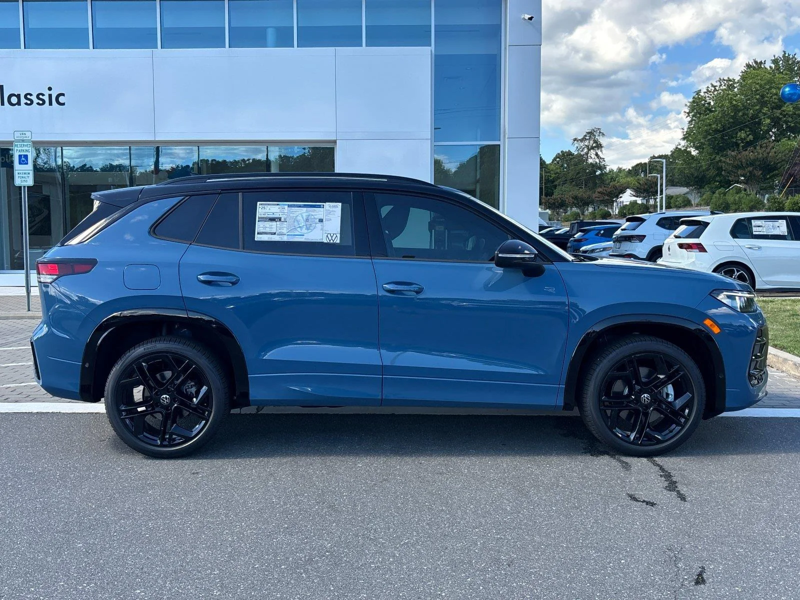 New 2026 monterey blue with deep black roof Volkswagen SE R-Line Black image 6