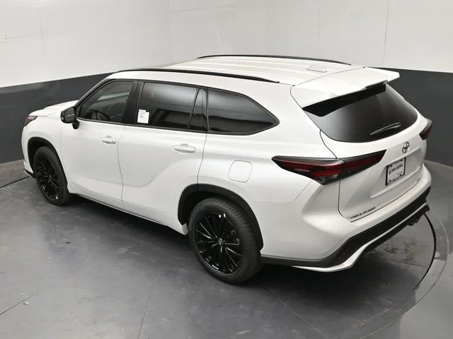 New 2026 Wind Chill Pearl <sup>1</sup> Toyota  XSE image 30