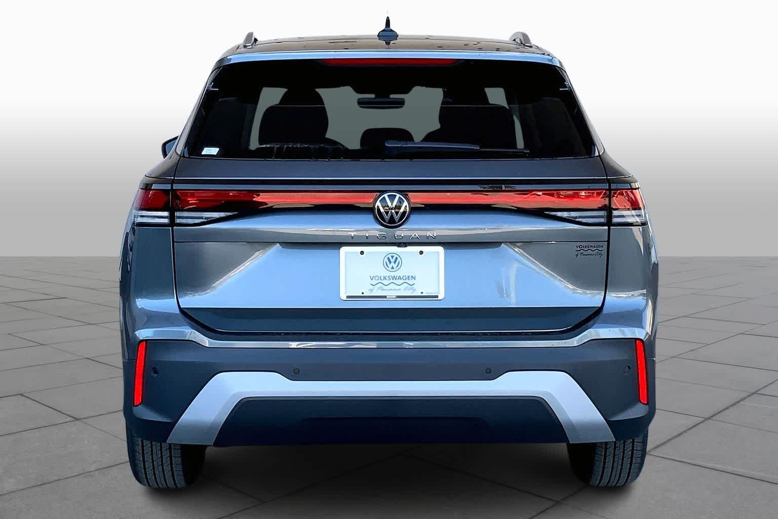 New 2026 Platinum Gray Metallic Volkswagen S image 4