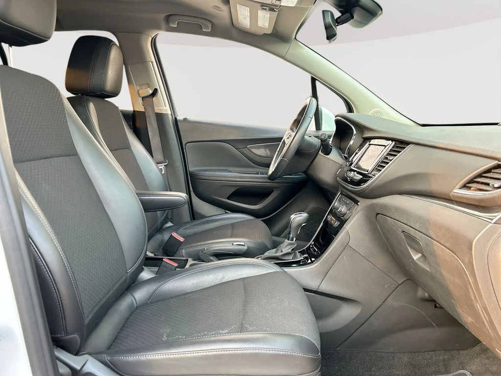 Used 2022 White Buick Preferred image 26