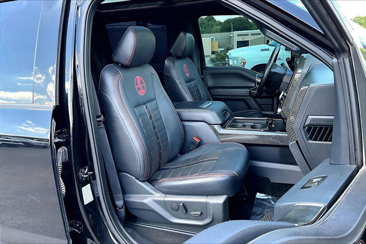 Used 2022 AGATE BLACK Ford LARIAT image 32