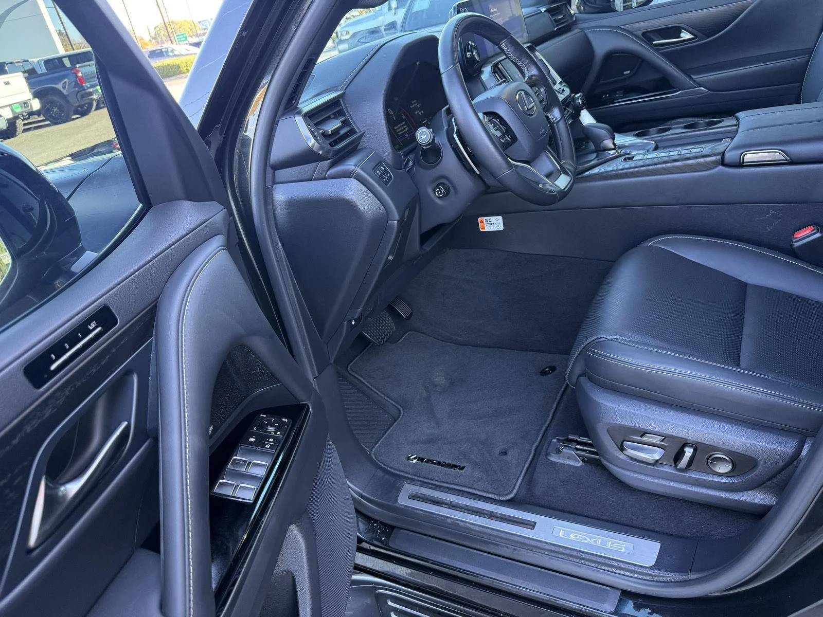 Used 2026 Caviar Lexus LX 700h Luxury image 12