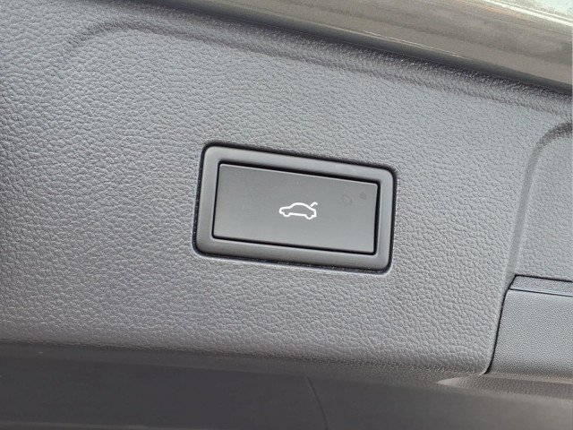 New 2026 Avocado Green Pearl Volkswagen SE w/Technology 4M image 9