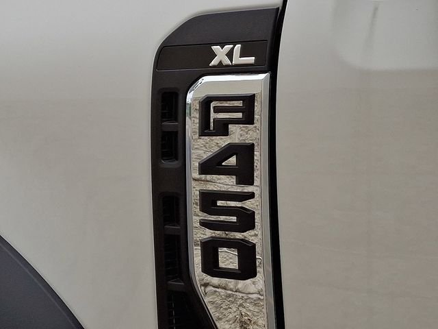 2025 Ford F-450 Super Duty Chassis Cab XL - Photo 22