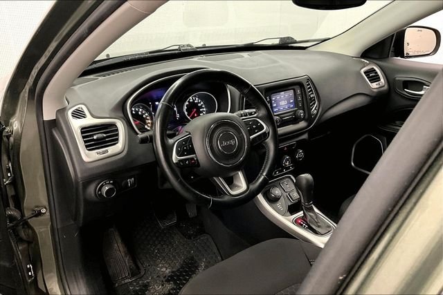 Used 2018 Olive Green Pearlcoat Jeep Sport image 16