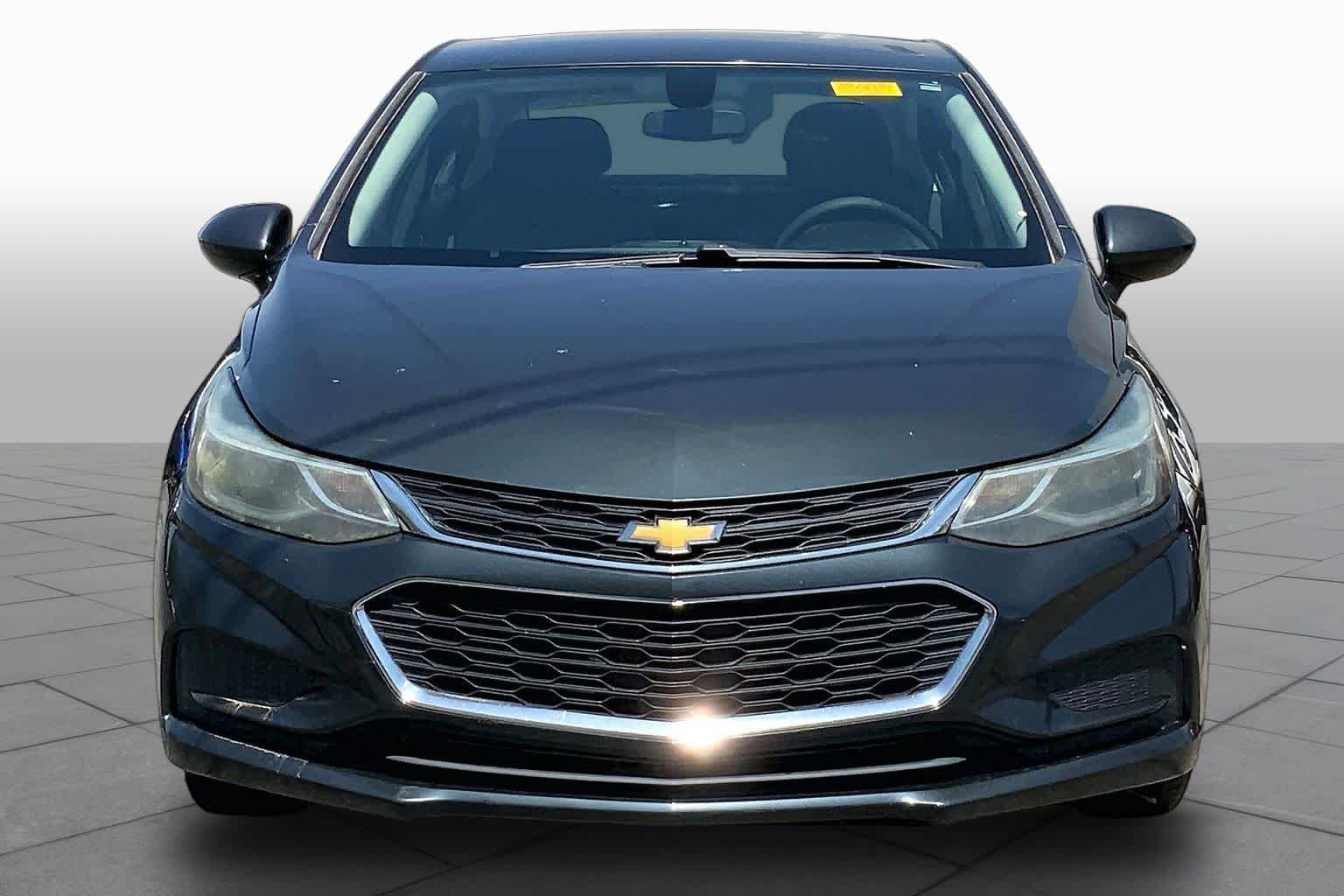 Used 2018 Graphite Metallic Chevrolet LT image 4