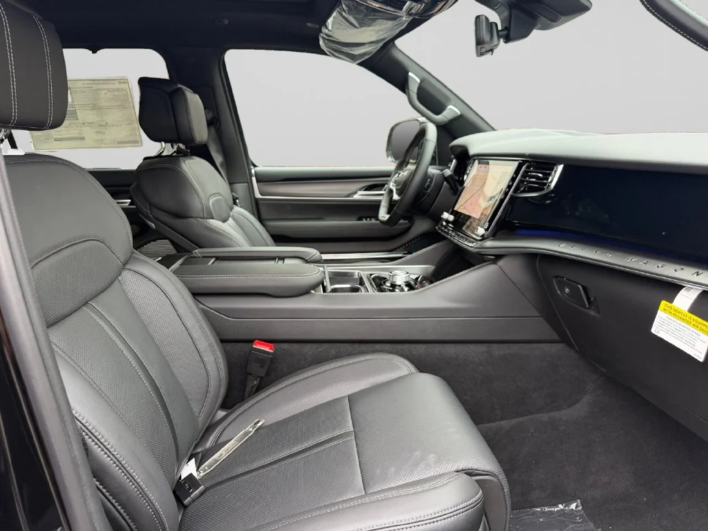 New 2026 High Gloss Black Exterior Paint Jeep Summit Obsidian image 17