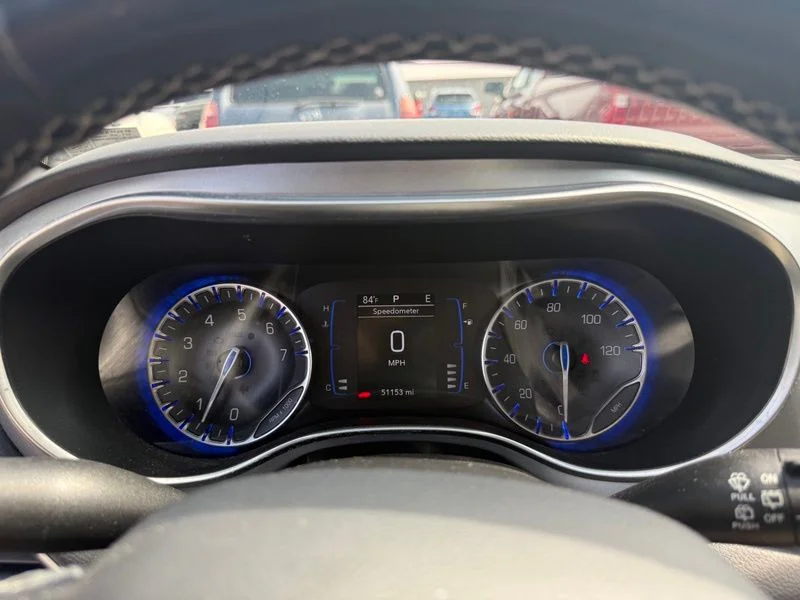 Used 2019 Black Chrysler Touring L image 7