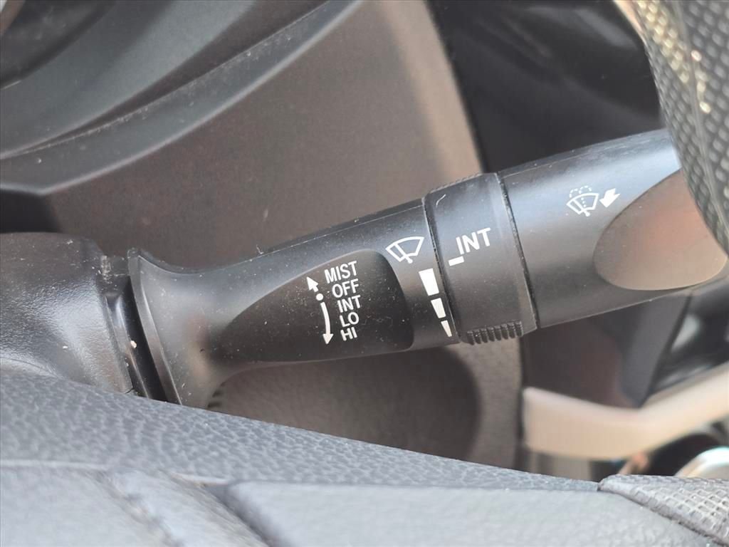 Used 2015 Red Toyota LE image 21