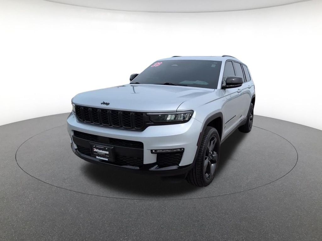 Used 2025 Silver Jeep Limited image 14