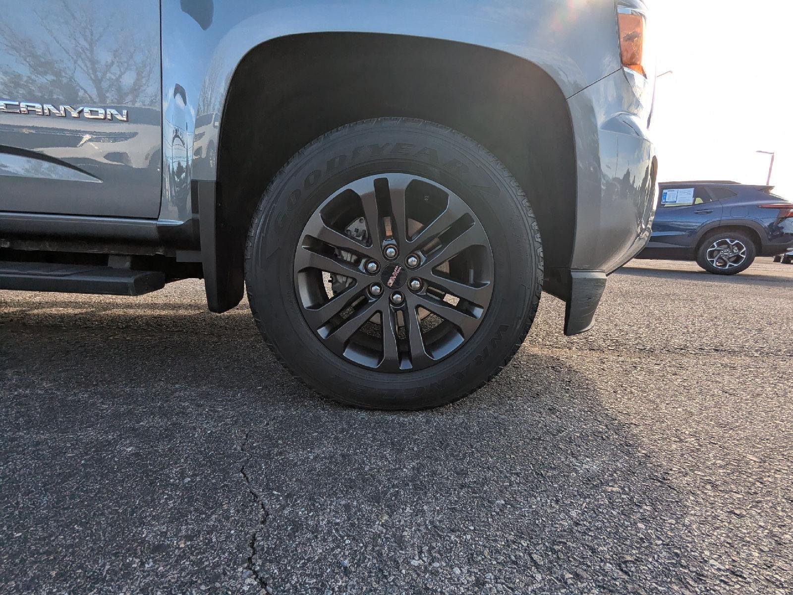 Used 2019 SATIN STEEL METALLIC GMC 4WD SLE image 9