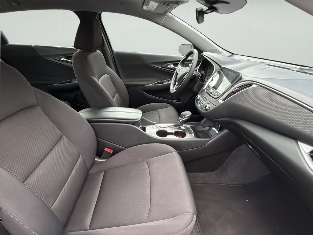 Used 2024 Summit White Chevrolet LT image 36