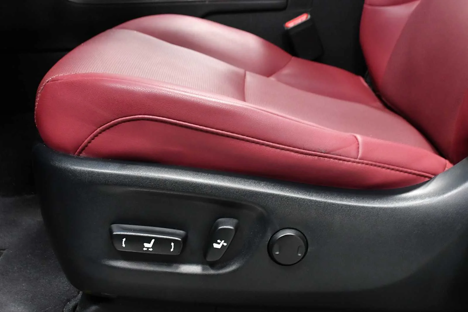 Certified Used 2022 ATOMIC SILVER Lexus Premium image 15