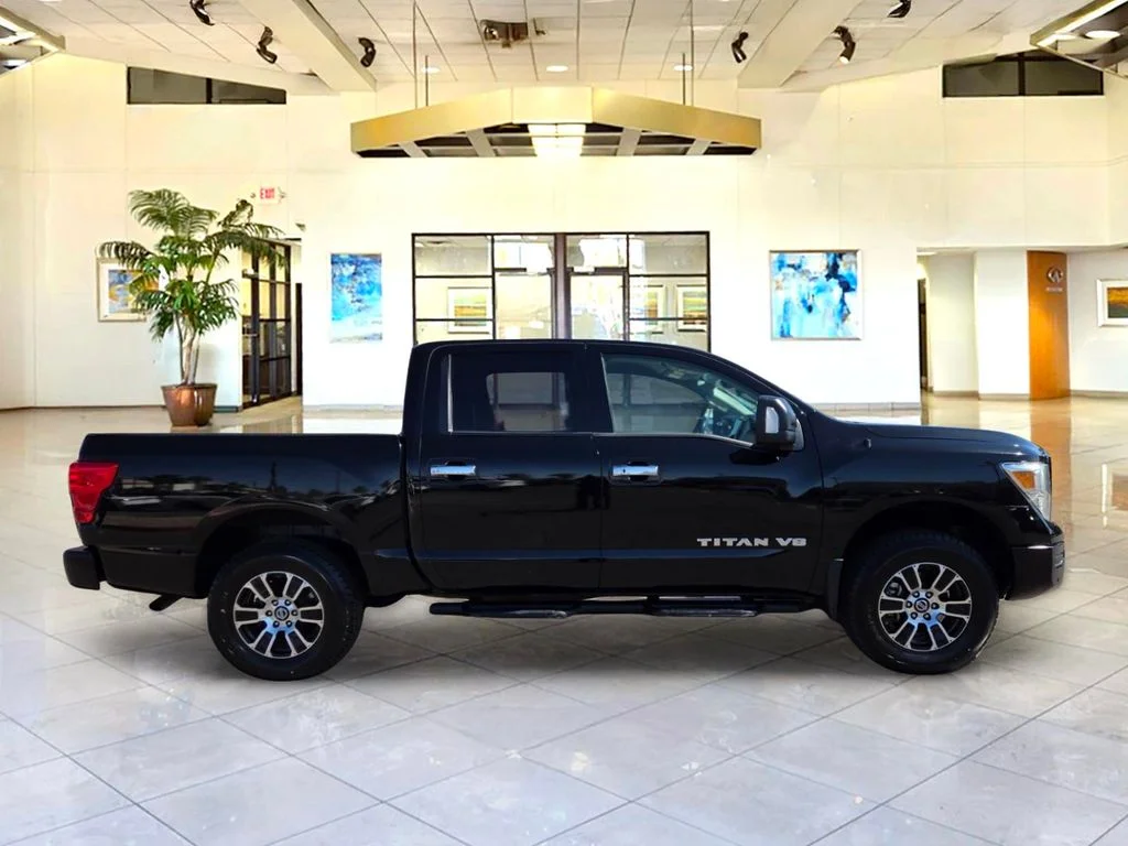Used 2021 Black Nissan SV image 4