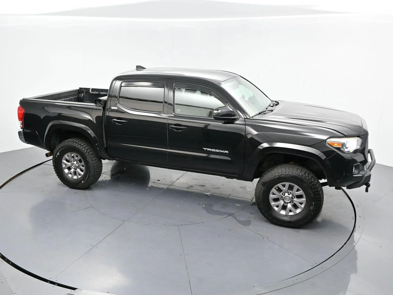Used 2016 Black Toyota SR image 34