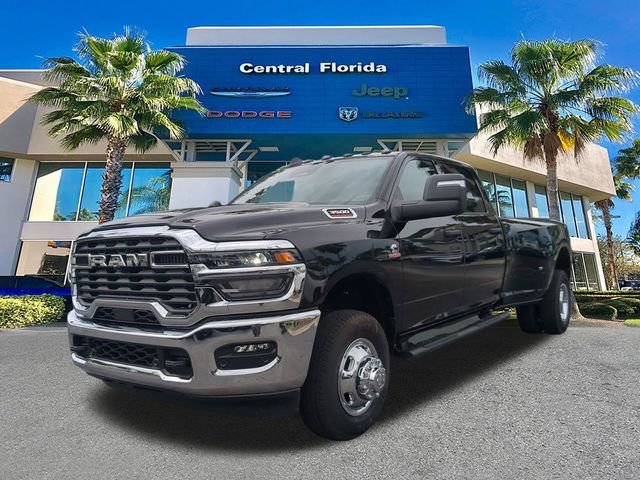 New 2026 Diamond Black Crystal Pearl-Coat Exterior Paint RAM Tradesman image 9