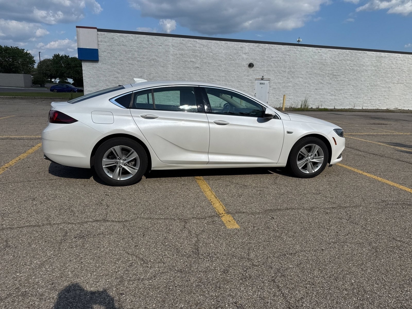 Used 2019 White Frost Tricoat Buick Preferred image 16