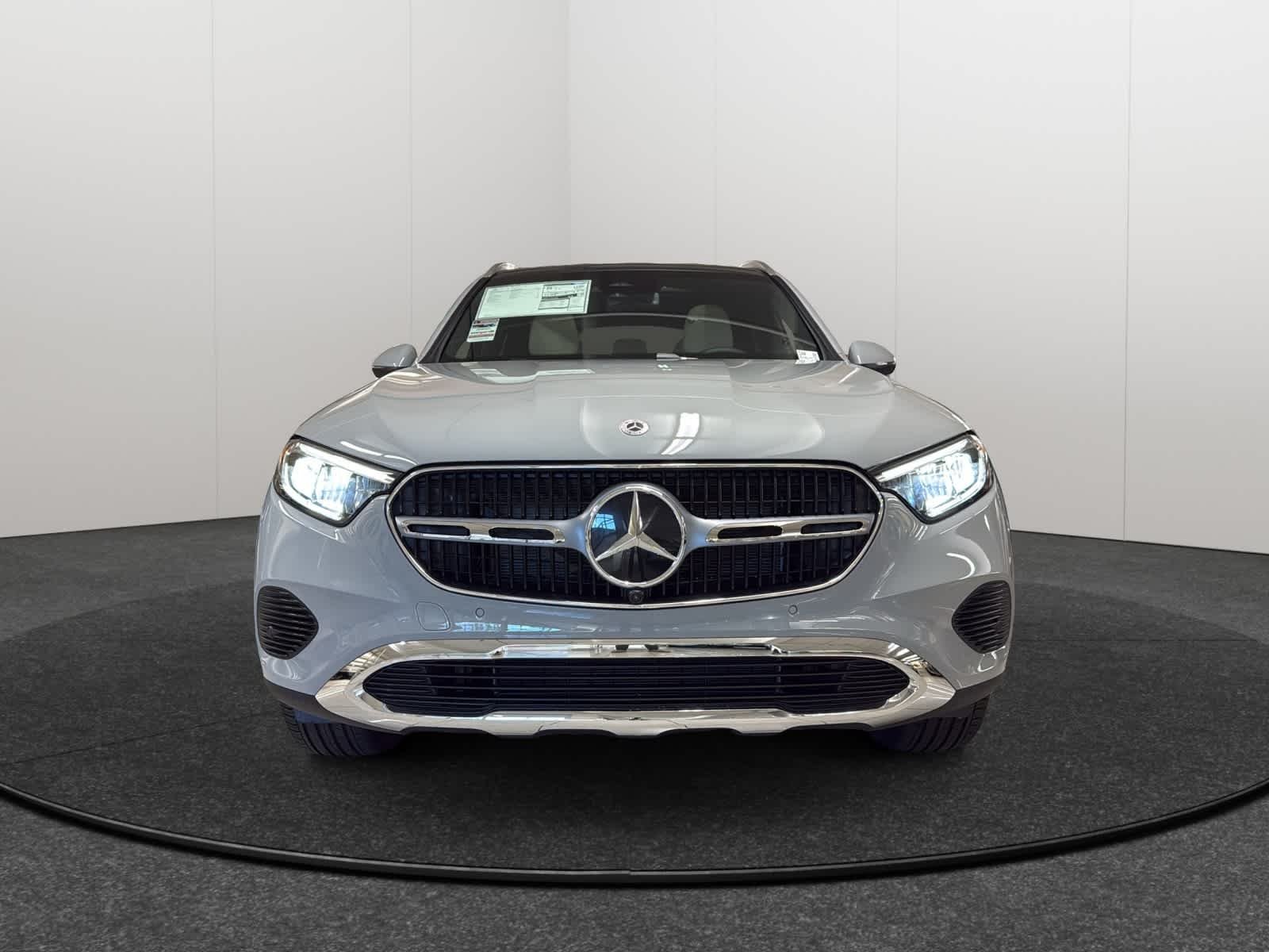 New 2027 MANUFAKTUR Alpine Grey Mercedes-Benz GLC 300 image 2