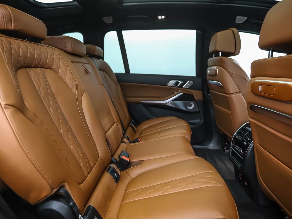 Used 2024 Blue Metallic BMW M60i image 28