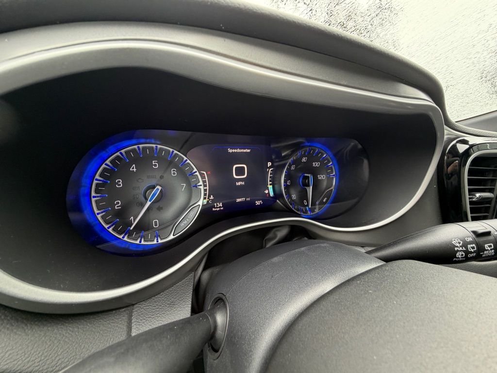 2025 Chrysler Pacifica Select - Photo 17
