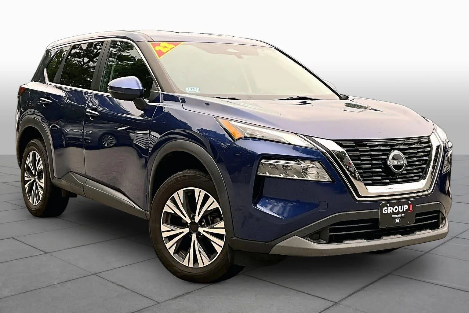 Used 2022 Caspian Blue Metallic Nissan SV image 3