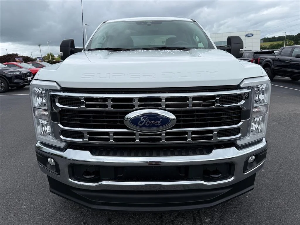 Used 2025 White Ford XLT image 3