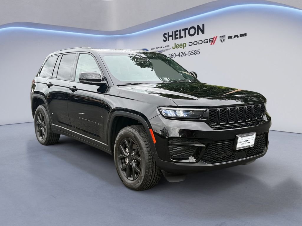 Used 2024 Diamond Black Jeep Altitude X image 8