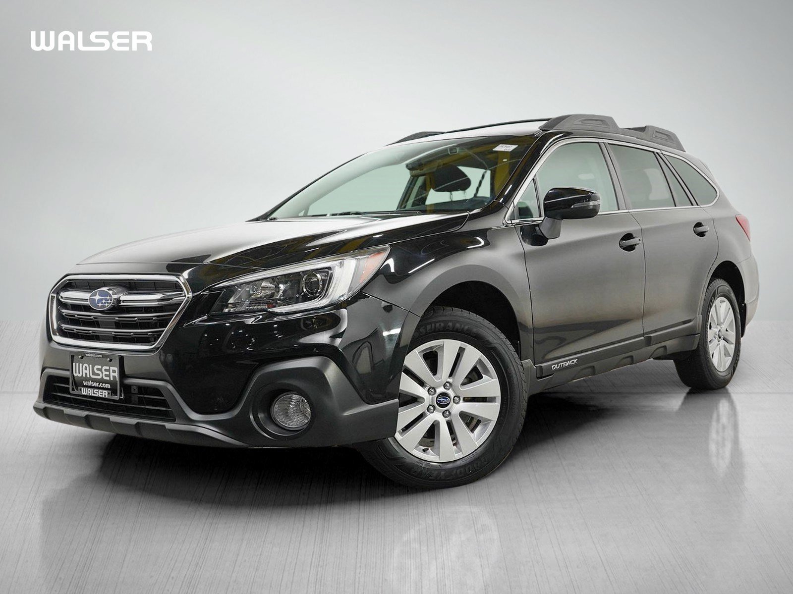 Used 2018 Crystal Black Pearl Subaru 2.5i Premium image 1