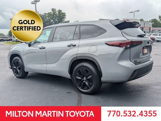 Used 2024  Toyota LE Nightshade image 4