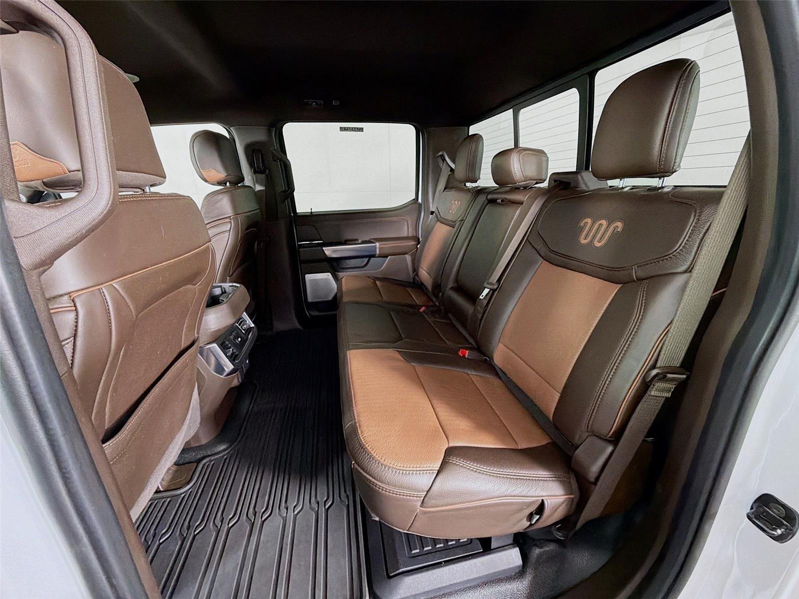 Used 2024 Oxford White Ford King Ranch image 23