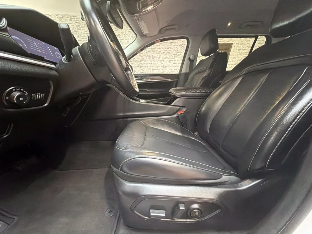 Used 2021 Bright White Clearcoat Jeep Limited image 25