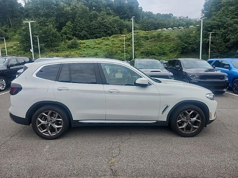 Used 2022 White BMW xDrive30i image 10
