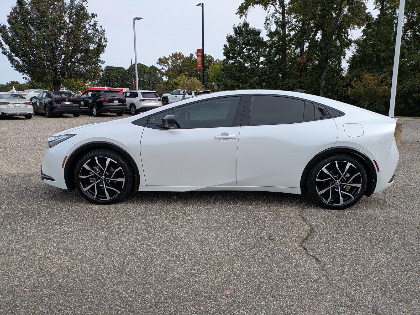 Used 2026 Wind Chill Pearl Toyota XSE Premium image 7
