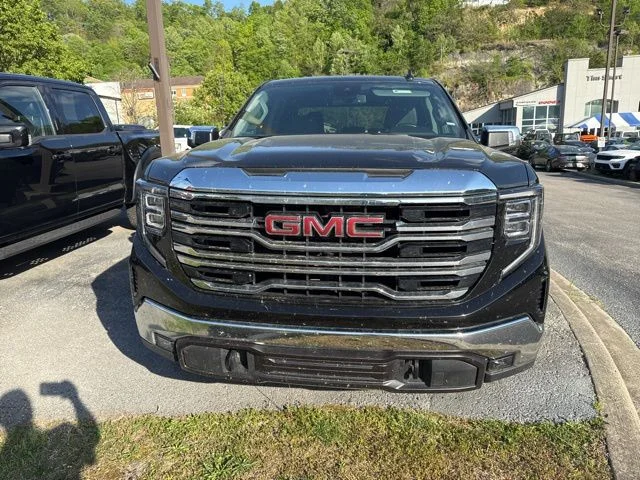 Used 2025 Black GMC SLT image 8