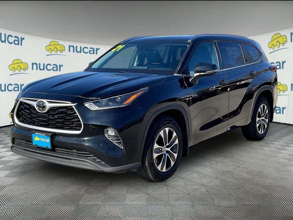 Used 2021 Black Toyota XLE image 3