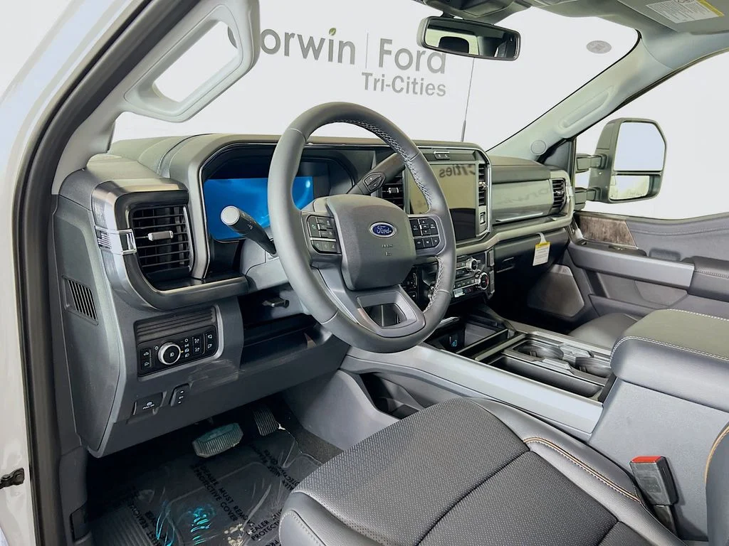 New 2026 Oxford White Ford Lariat image 3