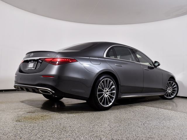 New 2026 MANUFAKTUR Graphite Metallic Mercedes-Benz S 580 image 63
