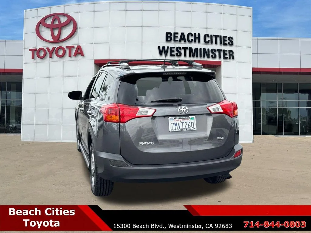 Used 2015 Gray Toyota XLE image 10