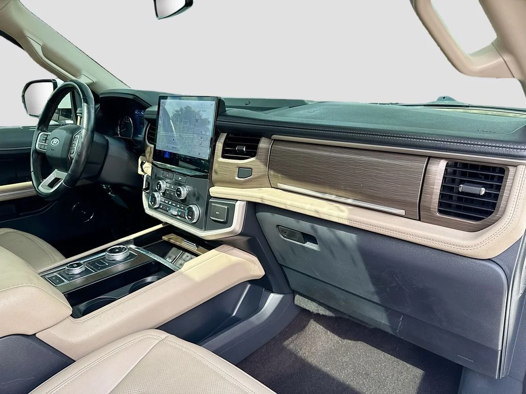 Used 2022 White Ford Limited image 33