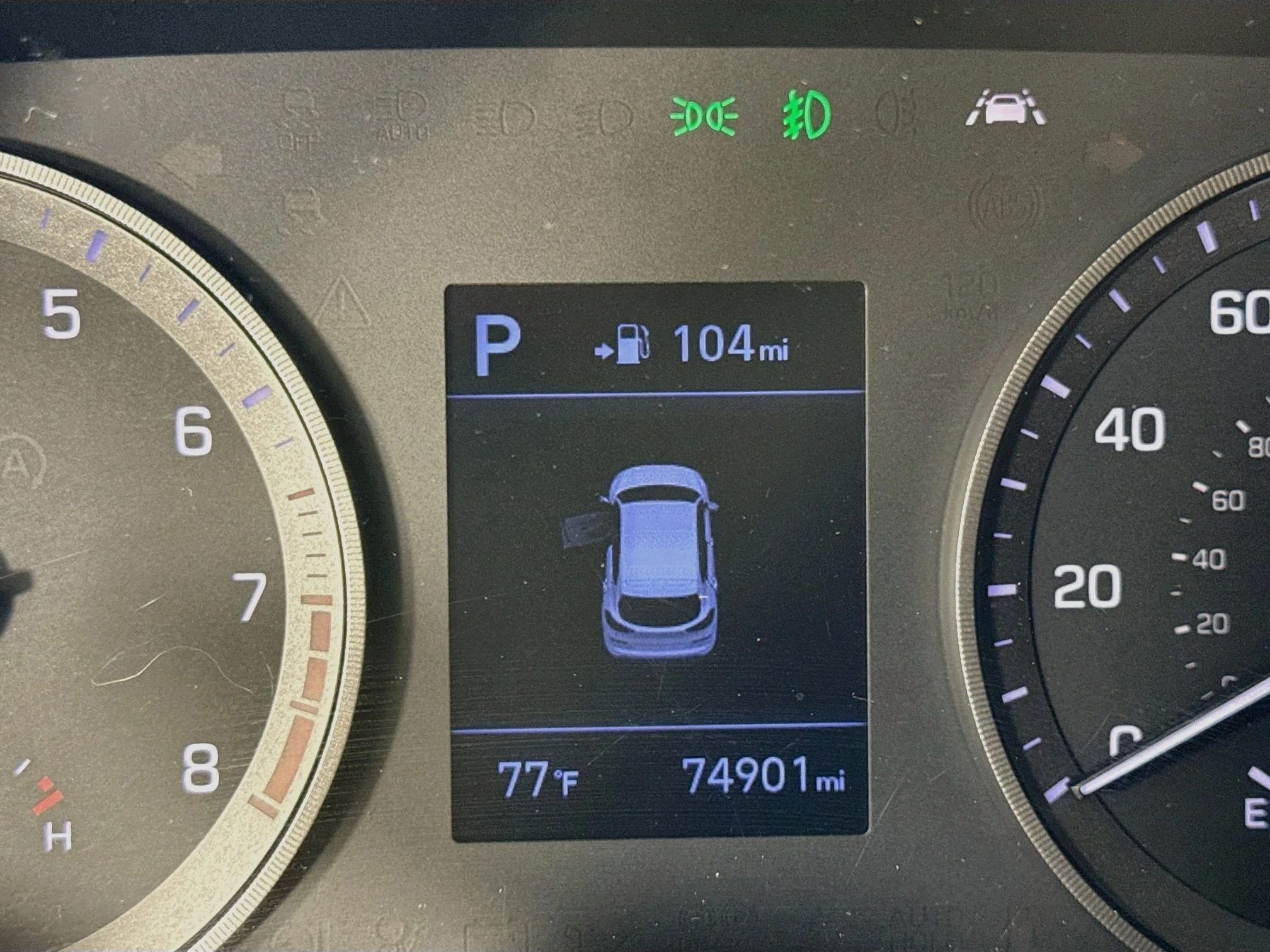 Used 2020  Hyundai Sport image 14