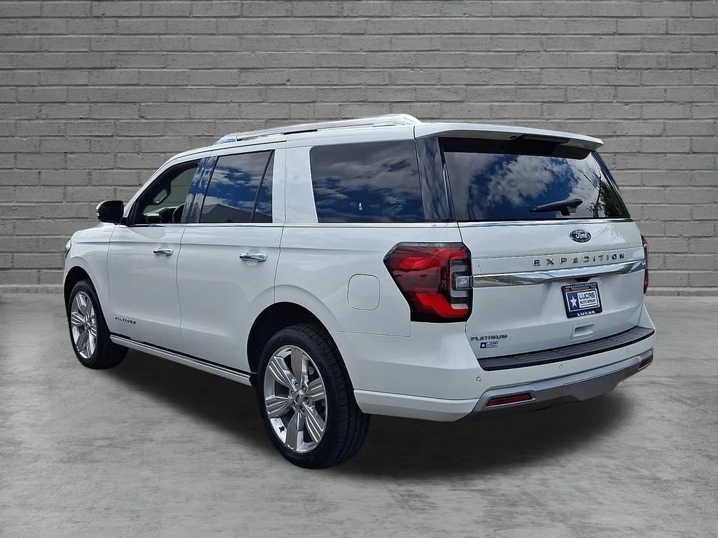 Used 2022 Star White Metallic Tri-Coat Ford Platinum image 8