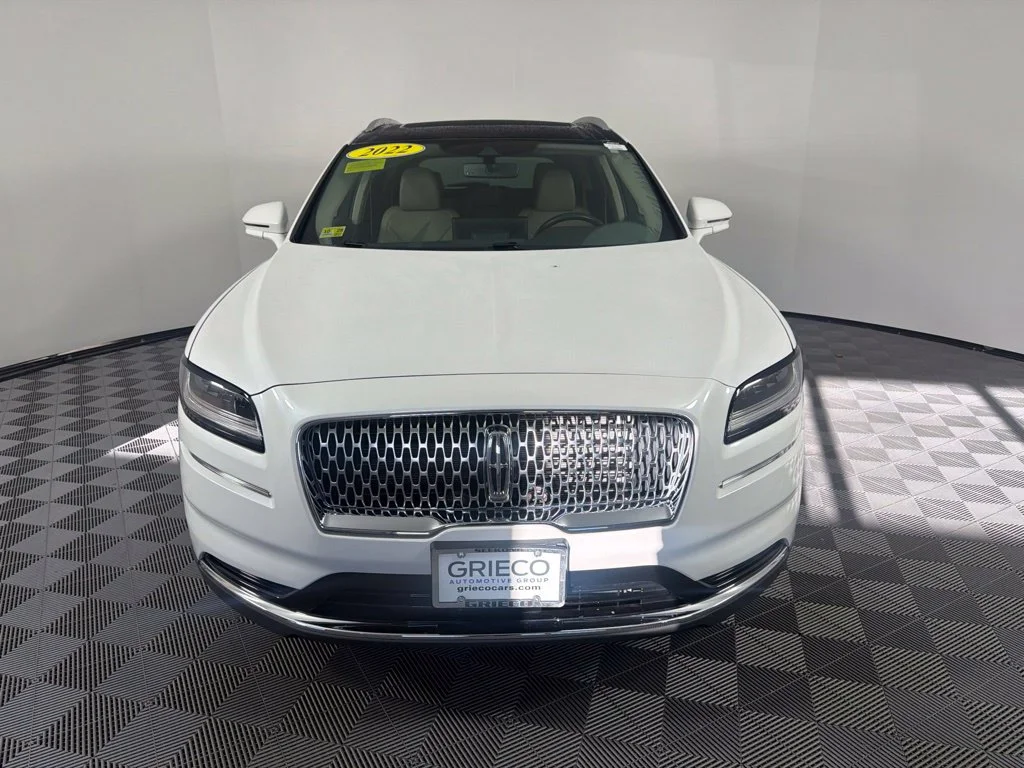 Used 2022 White Metallic Lincoln Reserve image 2