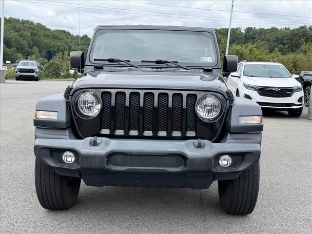 Used 2020 Black Clearcoat Jeep Sport S image 8