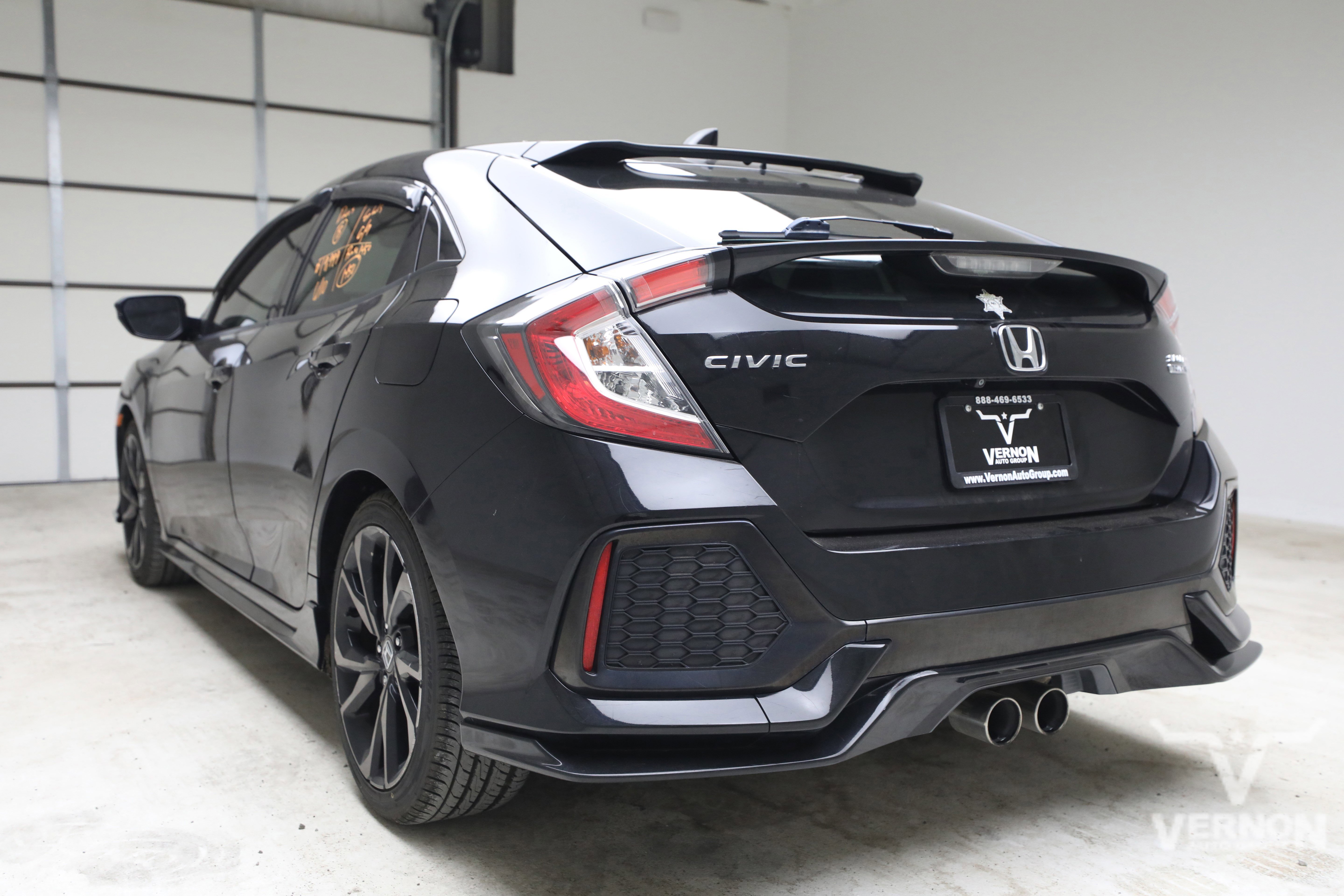 Used 2017 Crystal Black Pearl Honda Y image 2