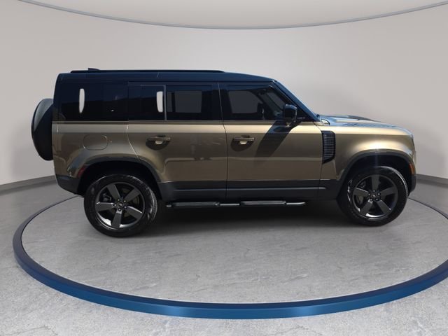 Certified Used 2025 Gondwana Stone Metallic Land Rover S image 5