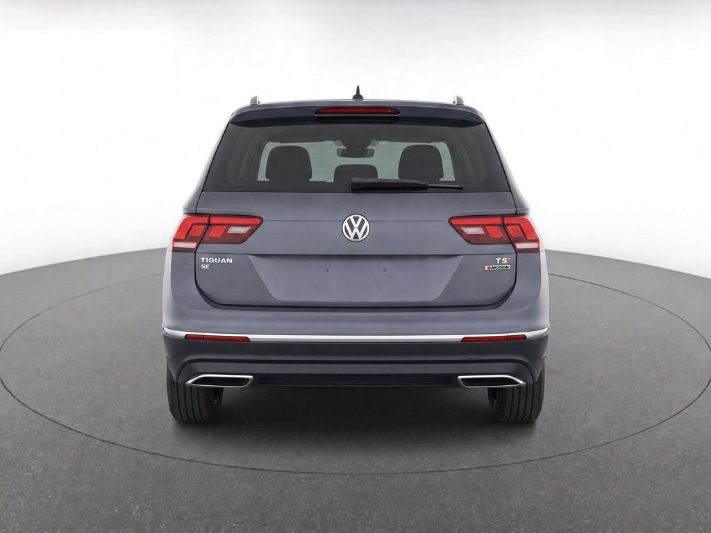 Used 2018 Gray Volkswagen 2.0T SE image 6