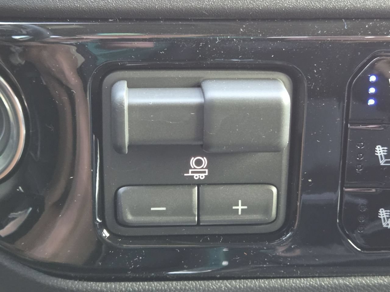2026 GMC Sierra 2500HD SLT - Photo 10